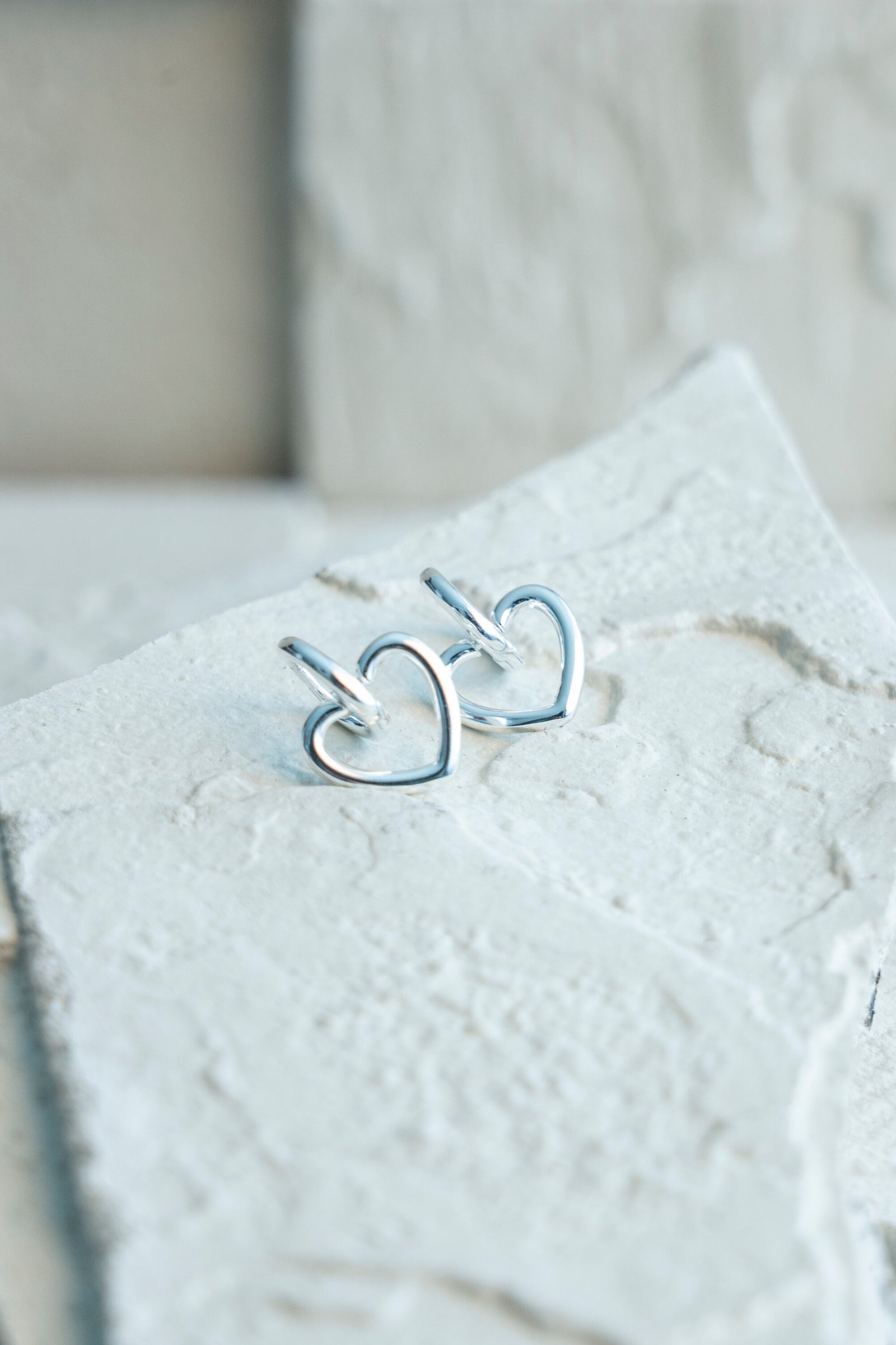 ピアス TATIANA Silver 925 Amelie Heart Earrings EC1689 Amazon.com: 925 Sterling Silver 9mm Pink CZ Heart Stud