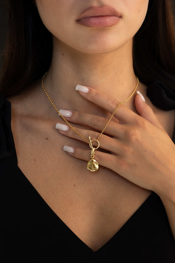 Hammered Plate Toggle Necklace Gold